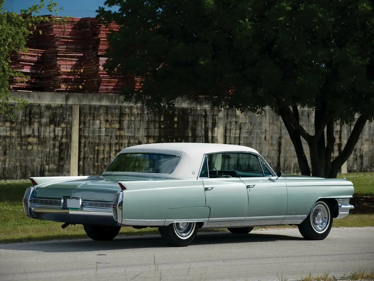 Cadillac Fleetwood 75 Series Седан — сүрөт 4