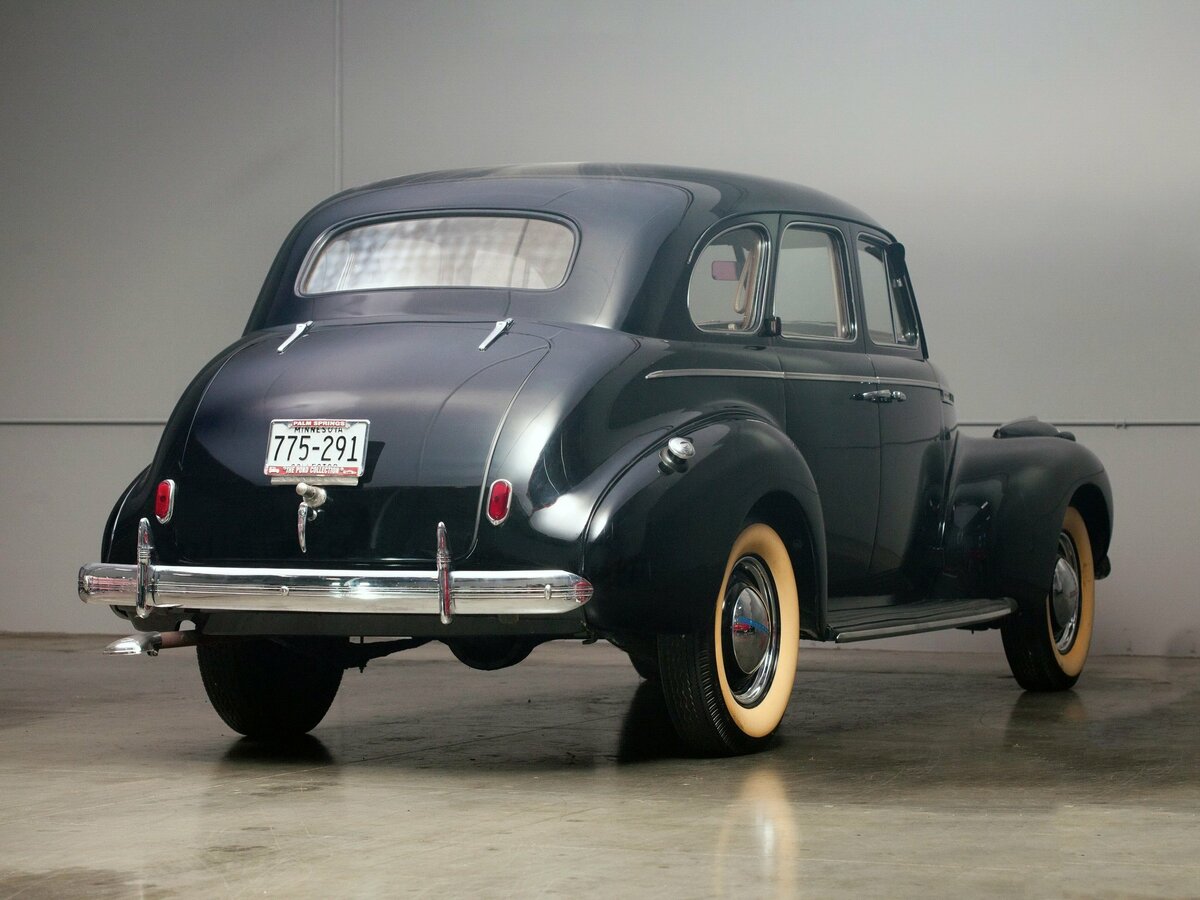 Chevrolet Special DeLuxe 1941 – 1948 Седан — фото 4