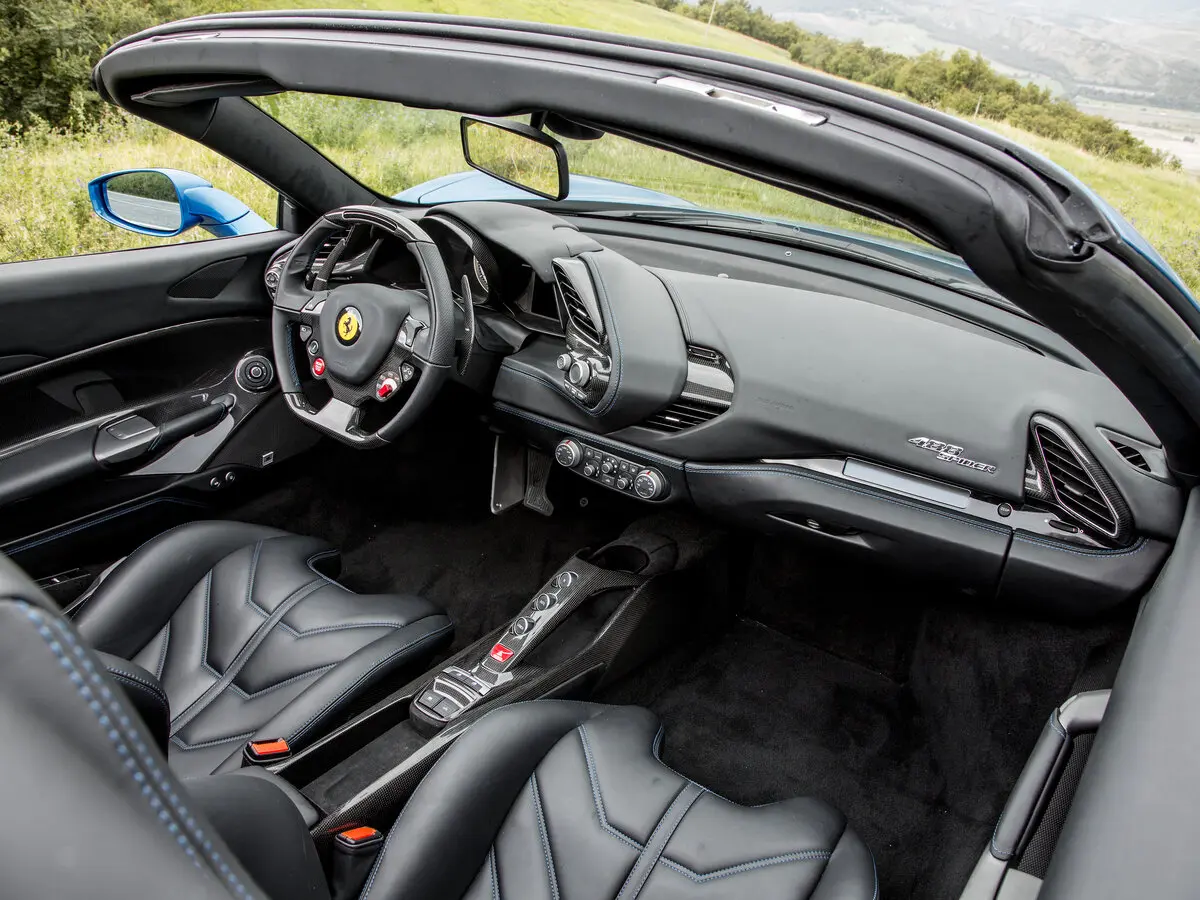 Ferrari 488 2015 – 2019 Родстер Spider — photo 7