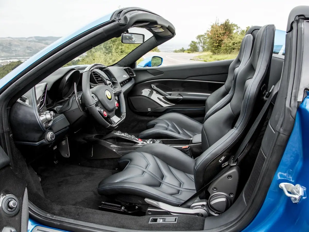 Ferrari 488 2015 – 2019 Родстер Spider — photo 8