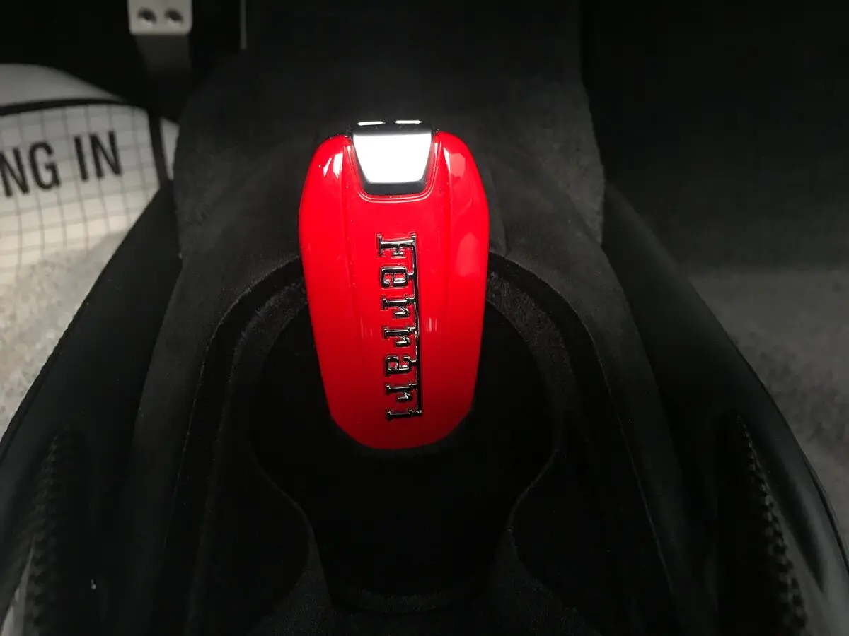 Ferrari 488 2015 – 2019 Родстер Spider — photo 14