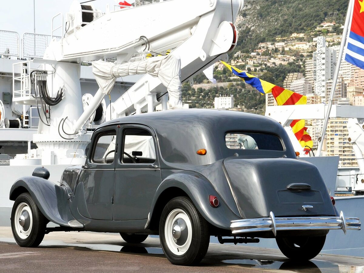 Citroen Traction Avant 1934 – 1957 Седан