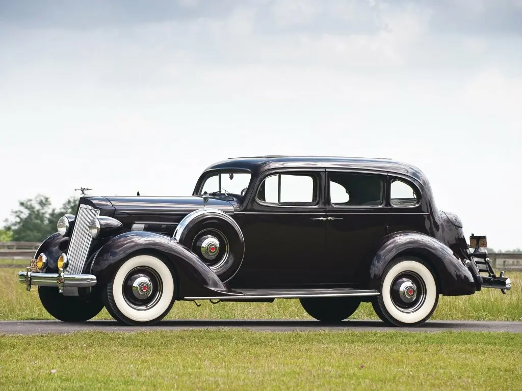 Packard One-Twenty 1935 – 1941