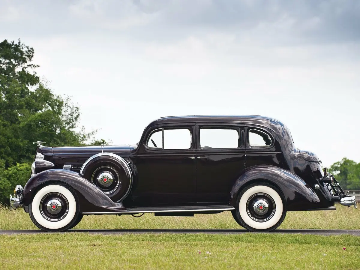 Packard One-Twenty 1935 – 1941 Седан — сүрөт 2
