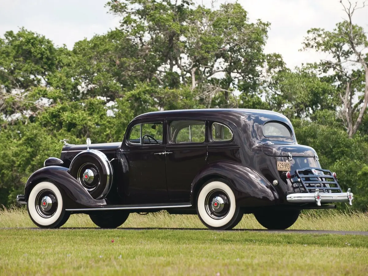 Packard One-Twenty 1935 – 1941 Седан — сүрөт 4