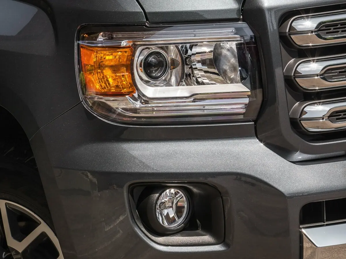 GMC Canyon II Пикап Полуторная кабина — сүрөт 11