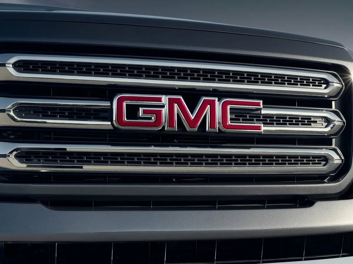 GMC Canyon II Пикап Полуторная кабина — сүрөт 13