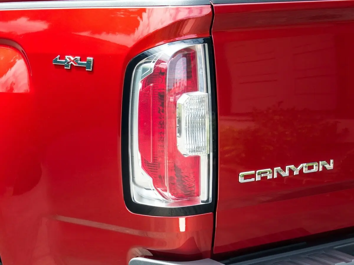 GMC Canyon II Пикап Двойная кабина — сүрөт 15