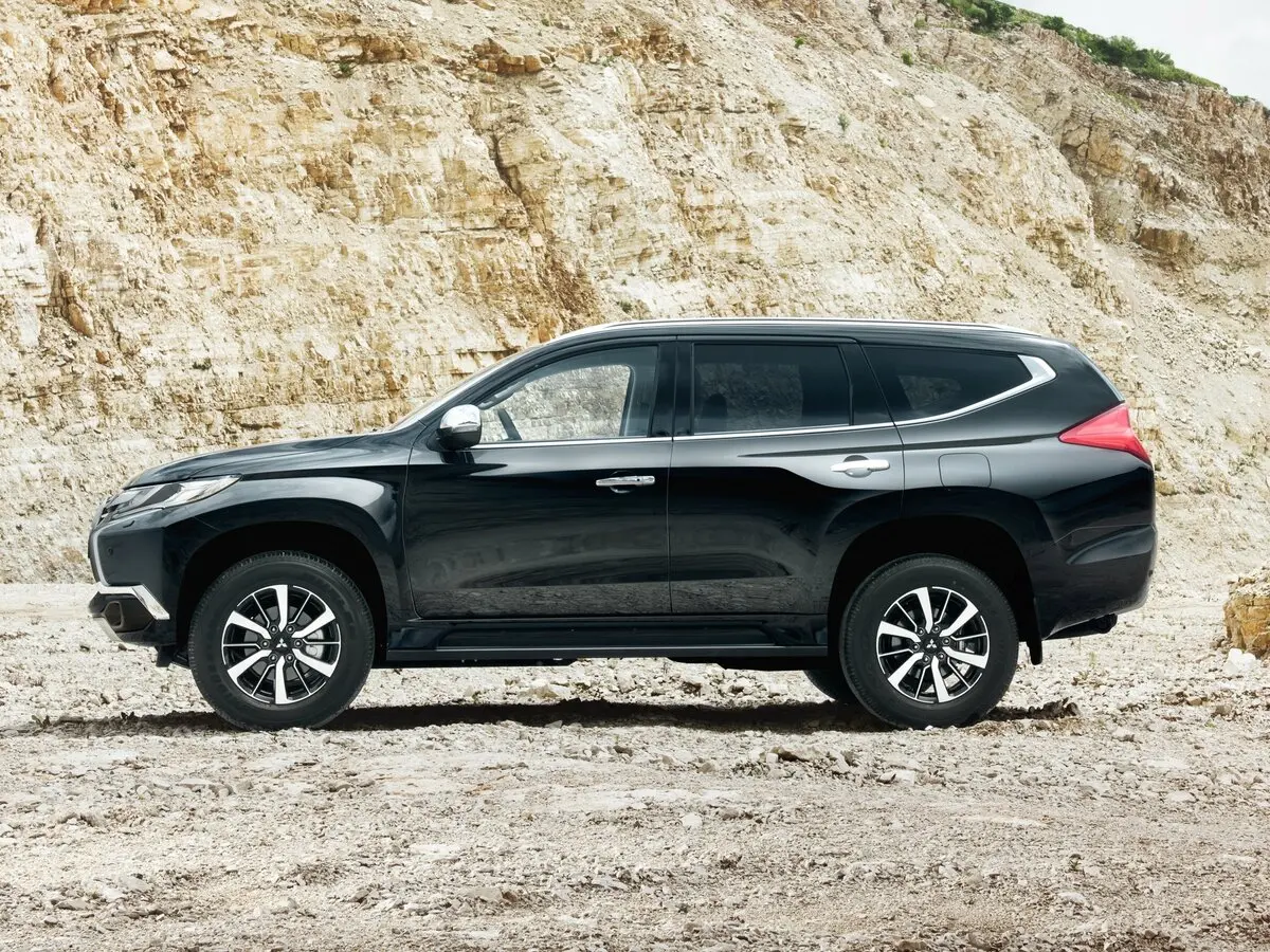 Mitsubishi Pajero Sport III Внедорожник 5 дв. — фото 2