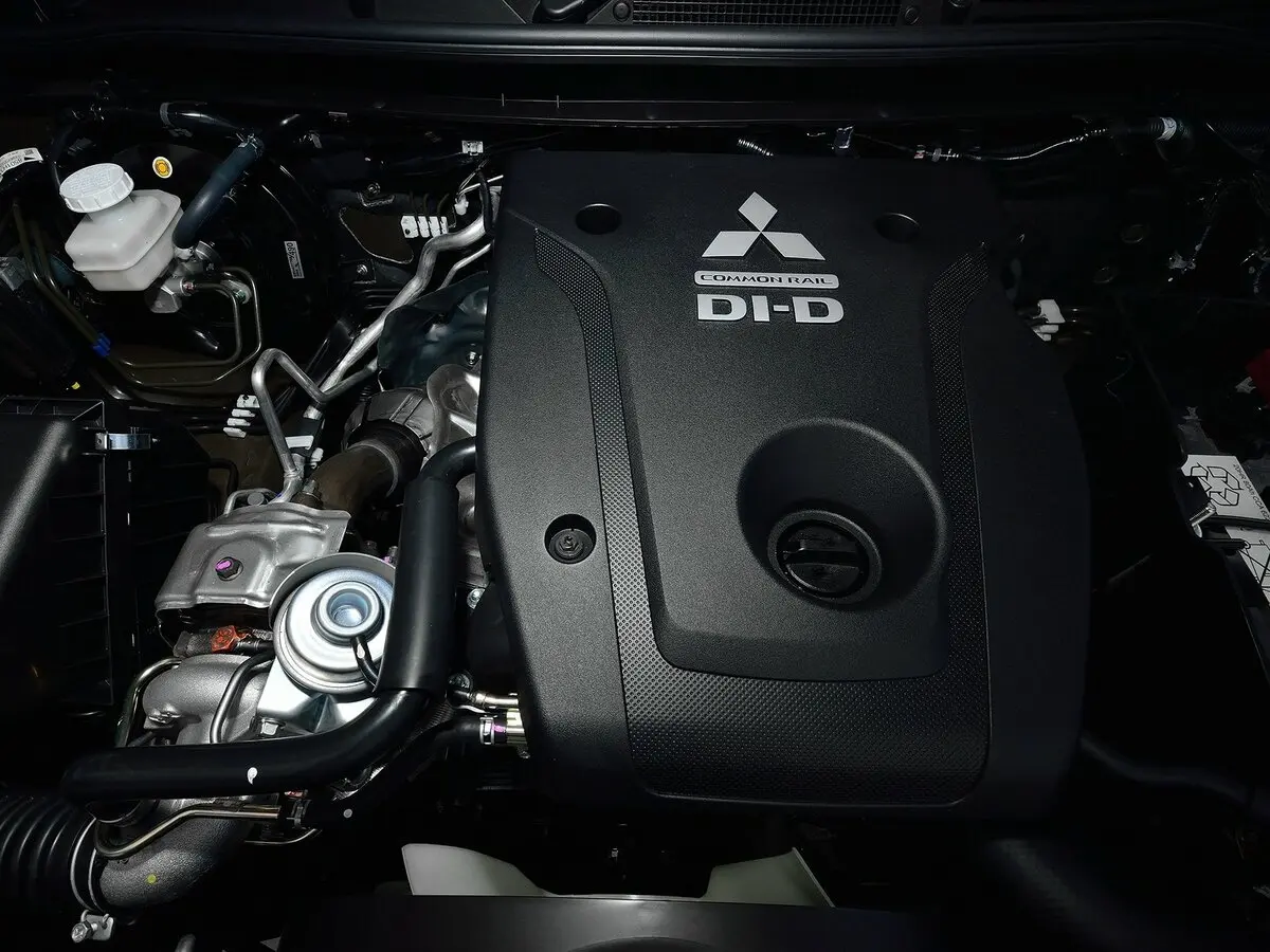 Mitsubishi Pajero Sport III Внедорожник 5 дв. — фото 11