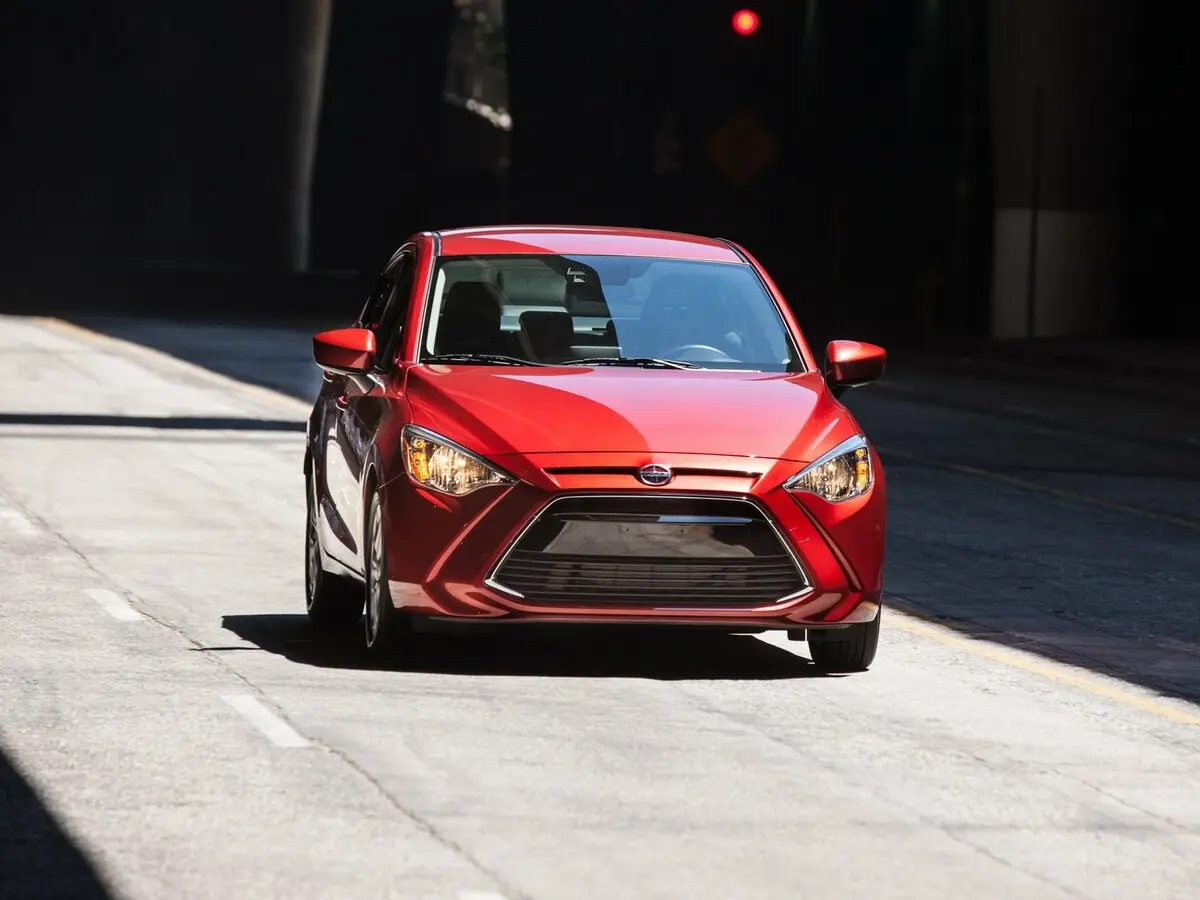 Scion iA 2015 – 2016 Седан — 照片 3