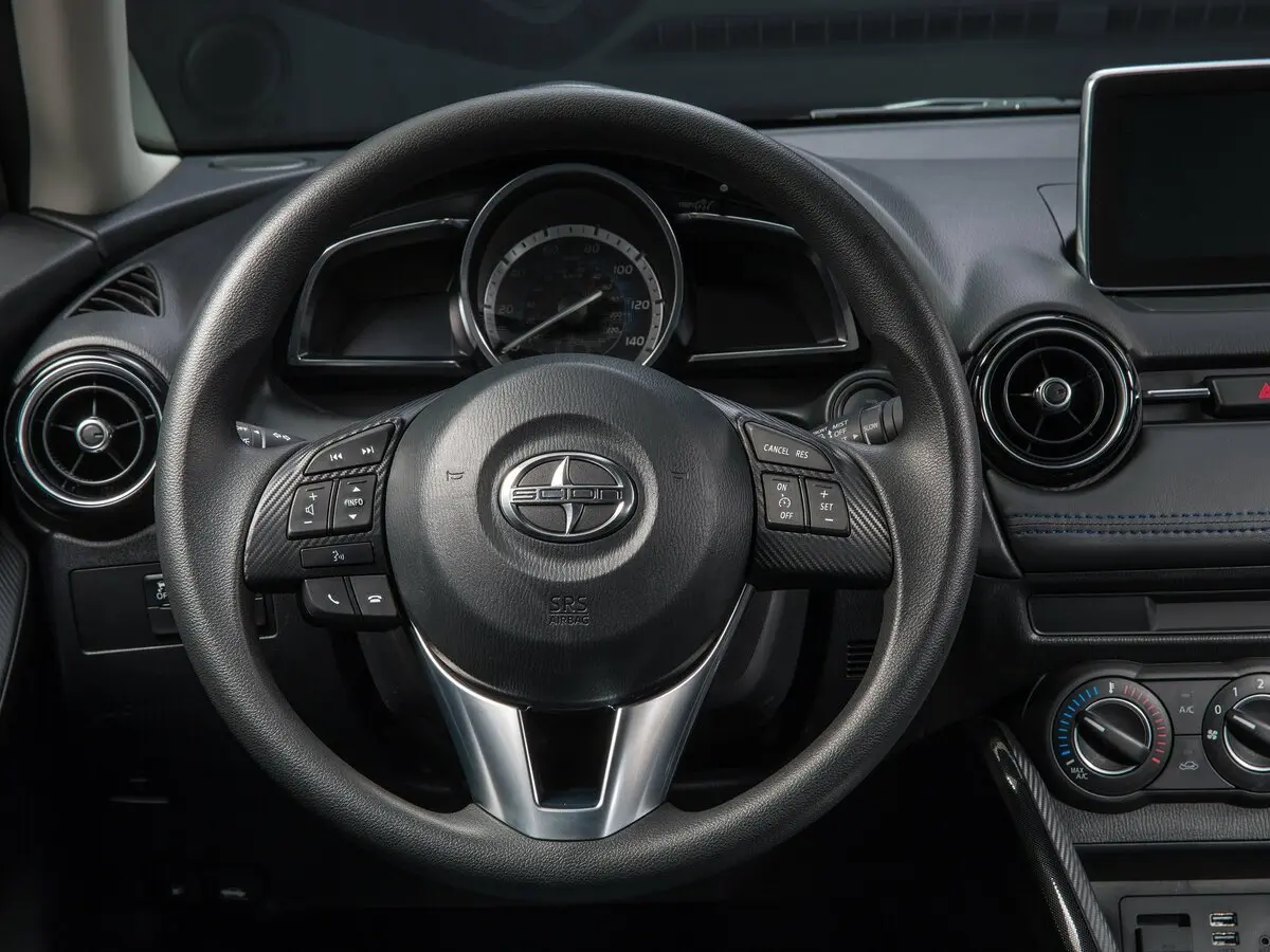 Scion iA 2015 – 2016 Седан — 照片 7