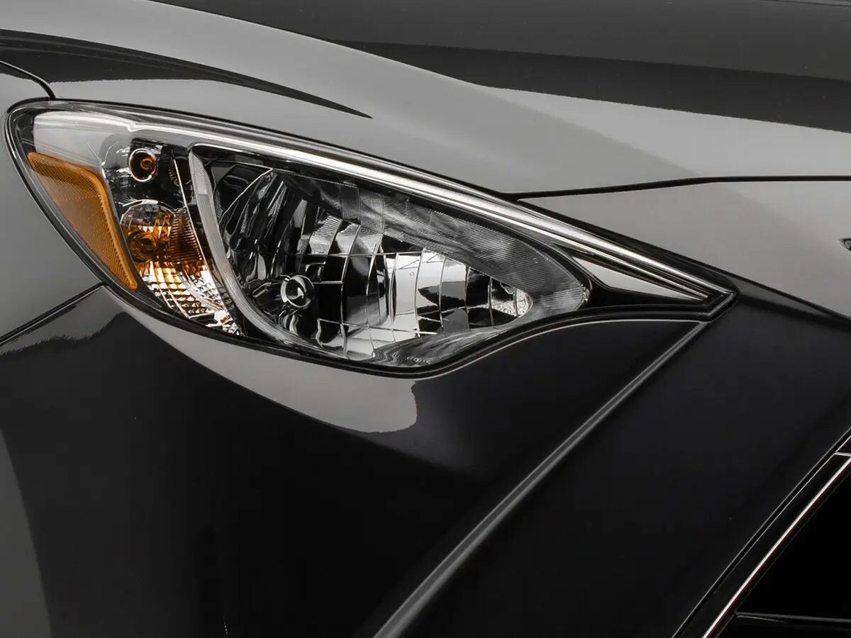 Scion iA 2015 – 2016 Седан — 照片 10