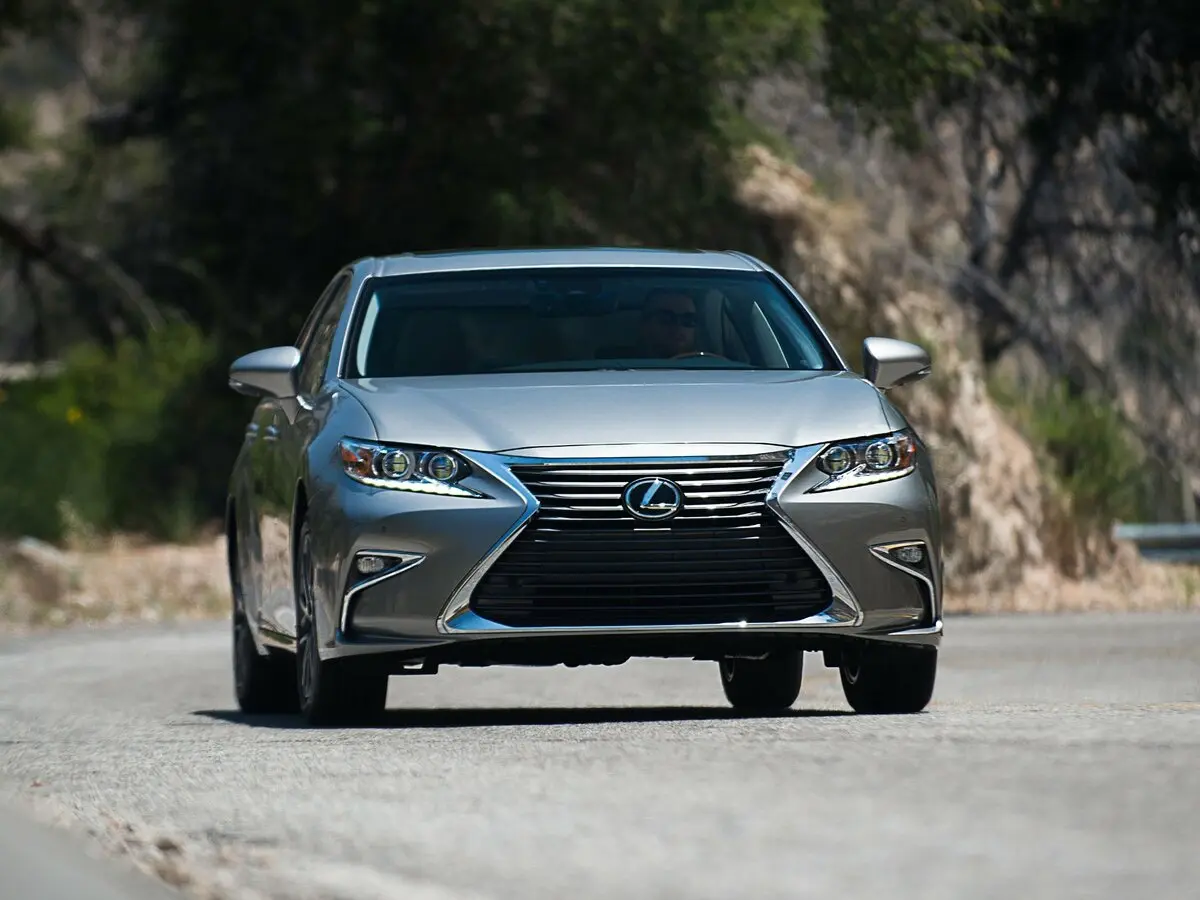 Lexus ES VI Рестайлинг Седан — фото 4