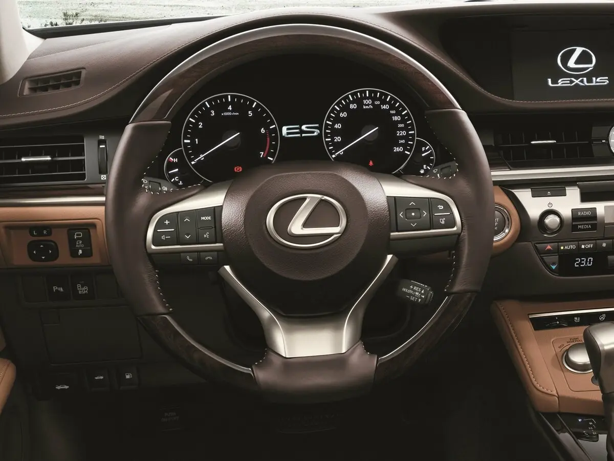 Lexus ES VI Рестайлинг Седан — фото 11