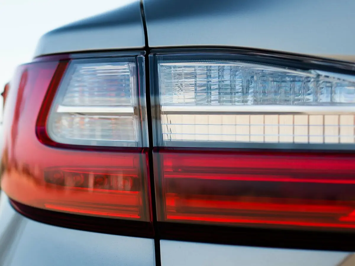 Lexus ES VI Рестайлинг Седан — фото 15