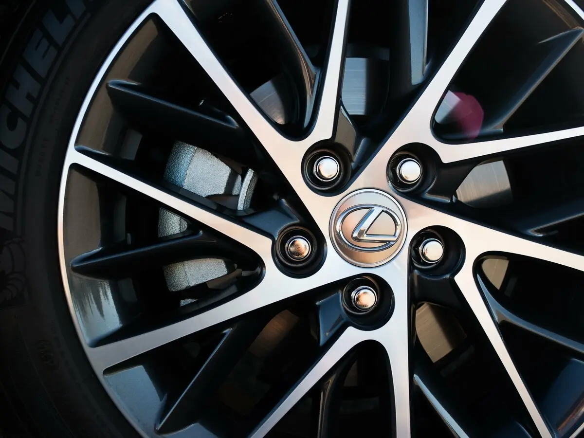 Lexus ES VI Рестайлинг Седан — фото 18