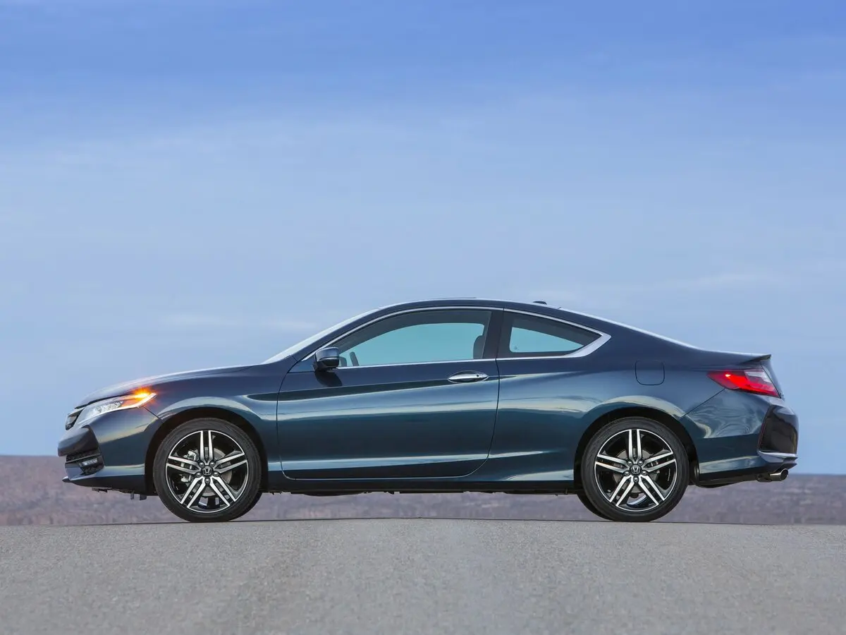 Honda Accord IX Рестайлинг Купе — фото 2