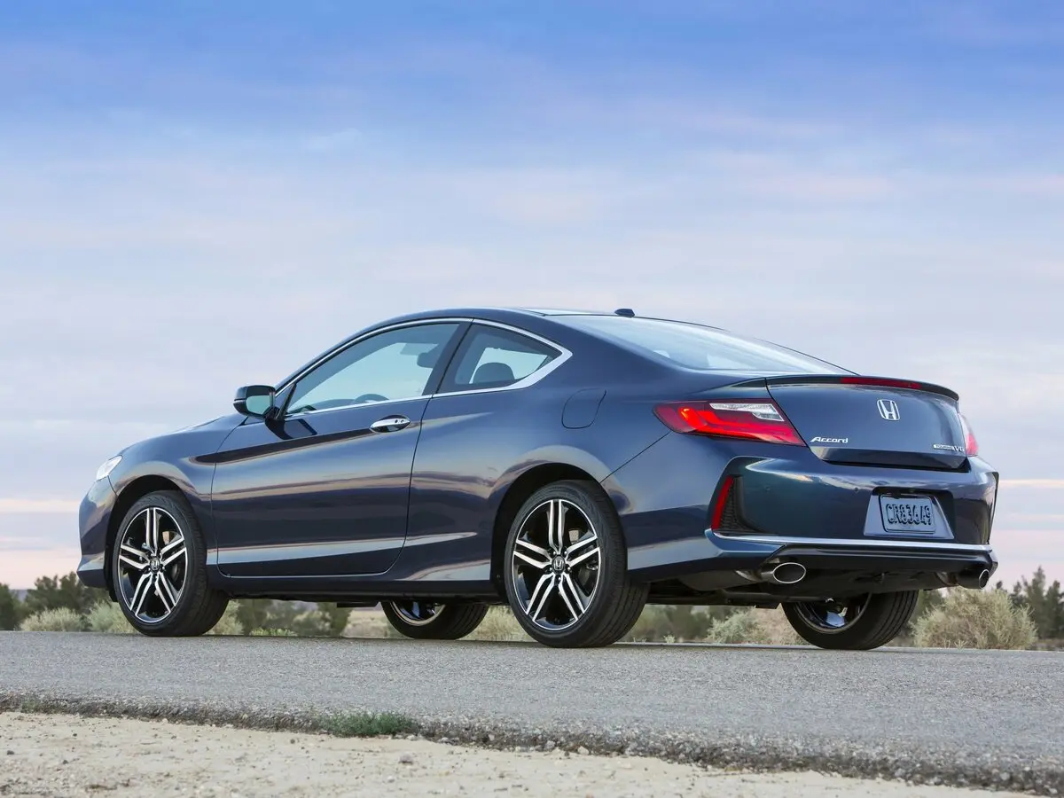Honda Accord IX Рестайлинг Купе — фото 5
