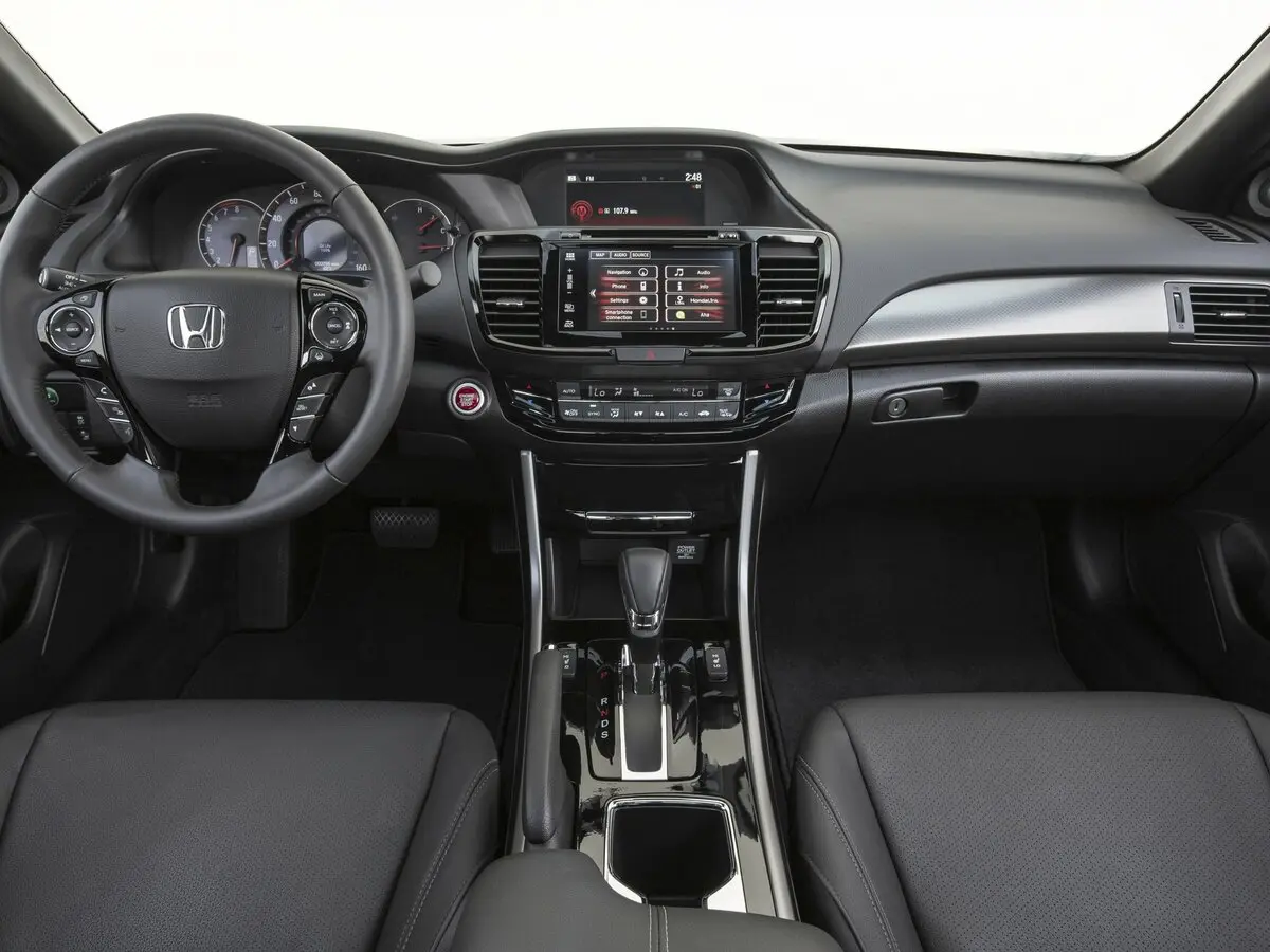 Honda Accord IX Рестайлинг Купе — фото 6