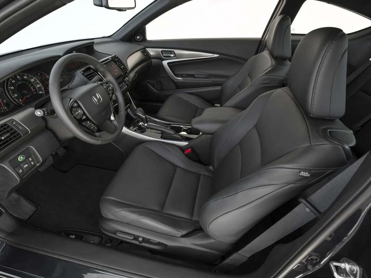 Honda Accord IX Рестайлинг Купе — фото 7
