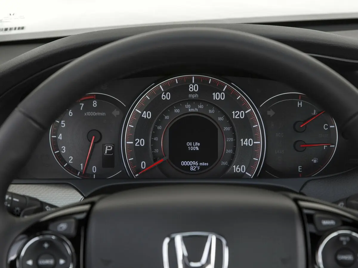 Honda Accord IX Рестайлинг Купе — фото 8