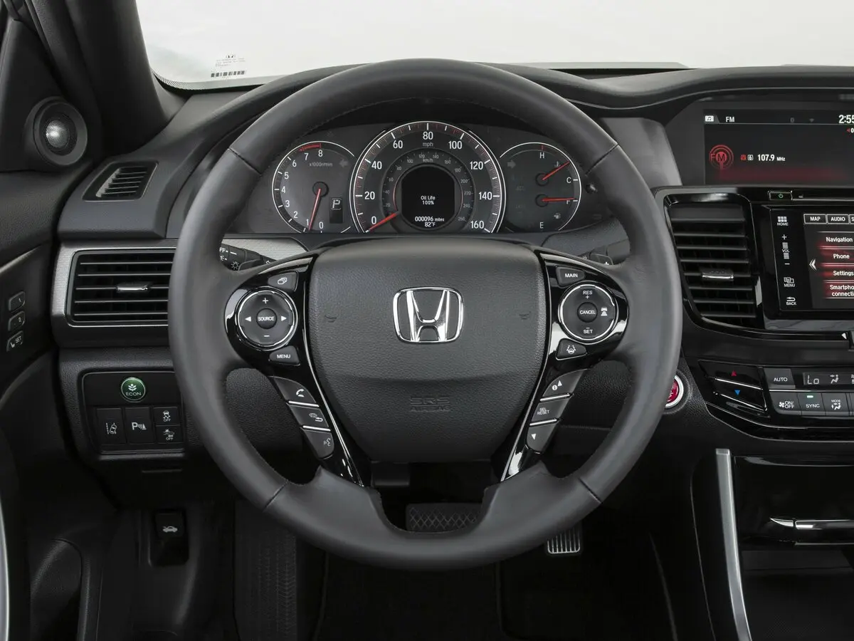 Honda Accord IX Рестайлинг Купе — фото 9