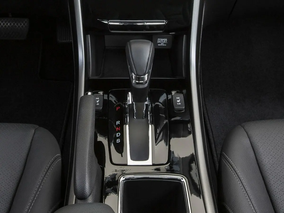 Honda Accord IX Рестайлинг Купе — фото 11