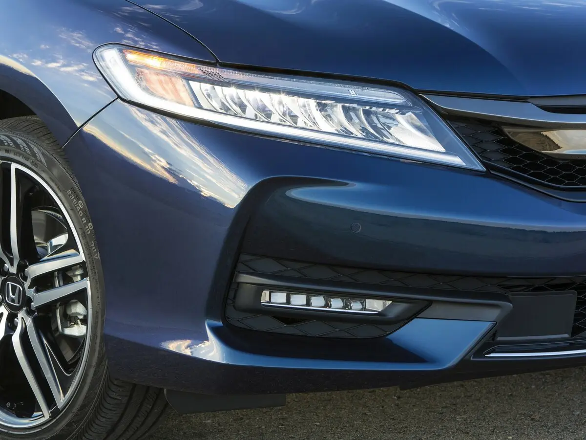 Honda Accord IX Рестайлинг Купе — фото 12