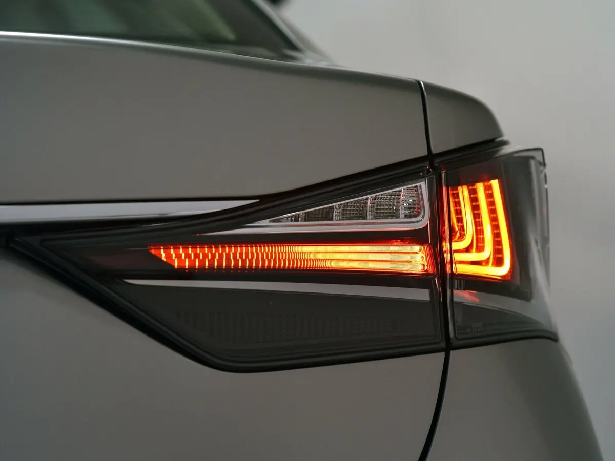 Lexus GS IV Рестайлинг Седан — фото 11