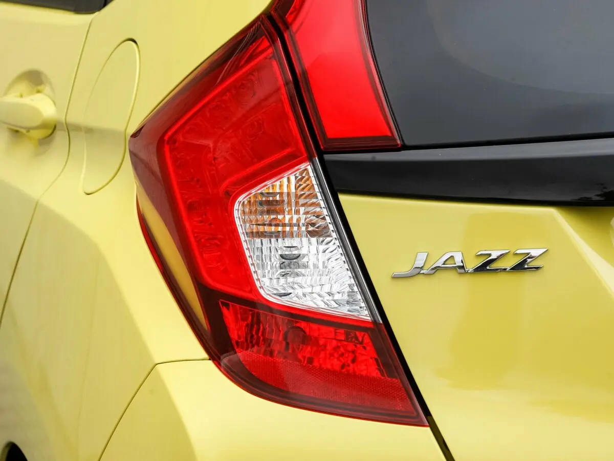 Honda Jazz III Хэтчбек 5 дв. — фото 16