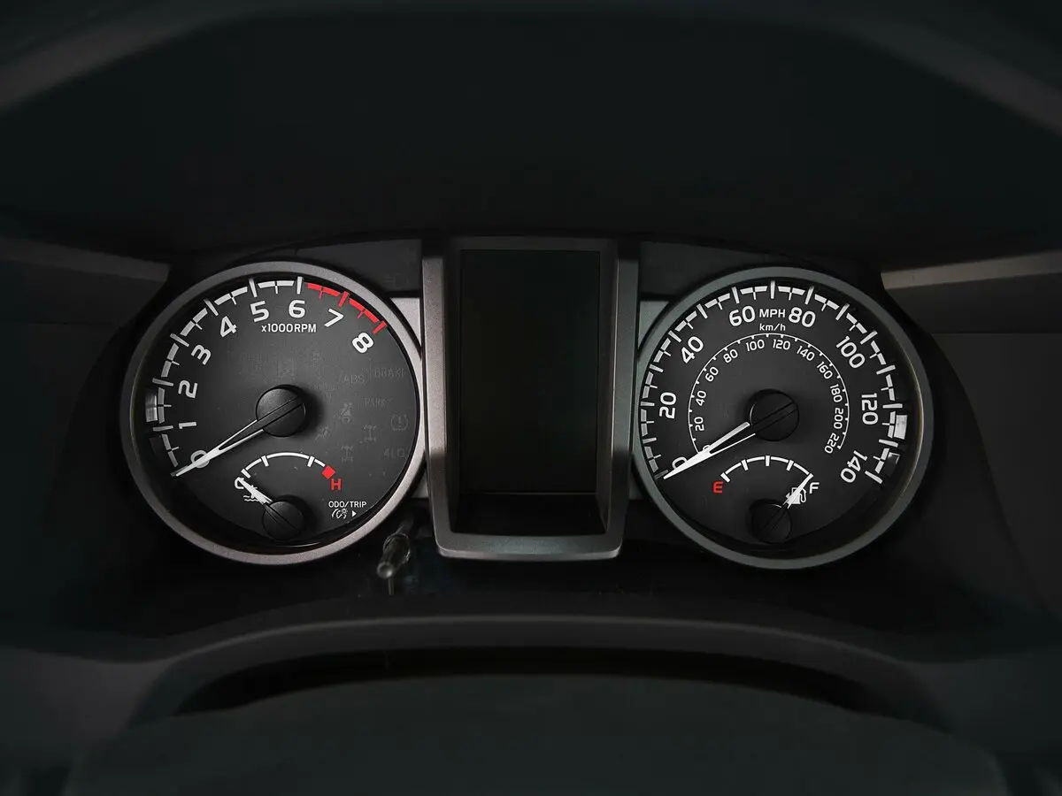 Toyota Tacoma III Пикап Полуторная кабина — сүрөт 8