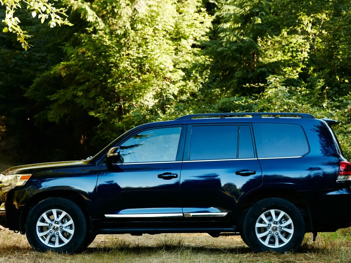 Toyota Land Cruiser 200 Series Рестайлинг 2 Внедорожник 5 дв. — фото 2