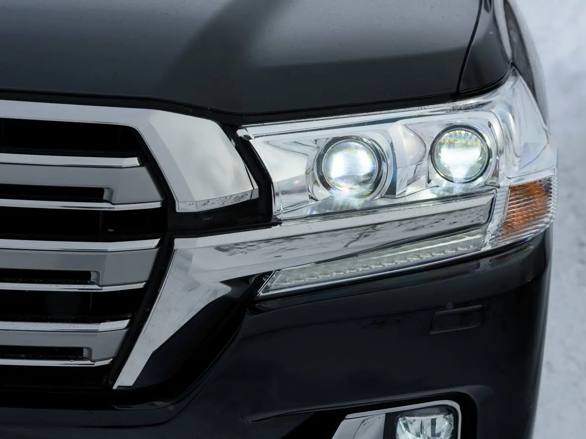 Toyota Land Cruiser 200 Series Рестайлинг 2 Внедорожник 5 дв. — фото 17
