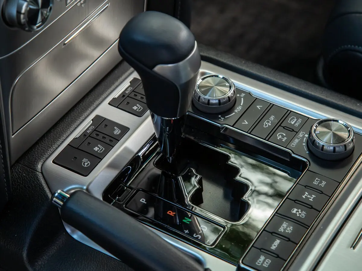 Toyota Land Cruiser 200 Series Рестайлинг 2 Внедорожник 5 дв. — фото 34