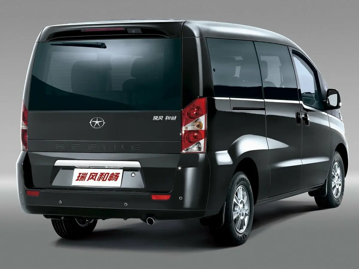 JAC M5 2011 – 2025 Минивэн — photo 3