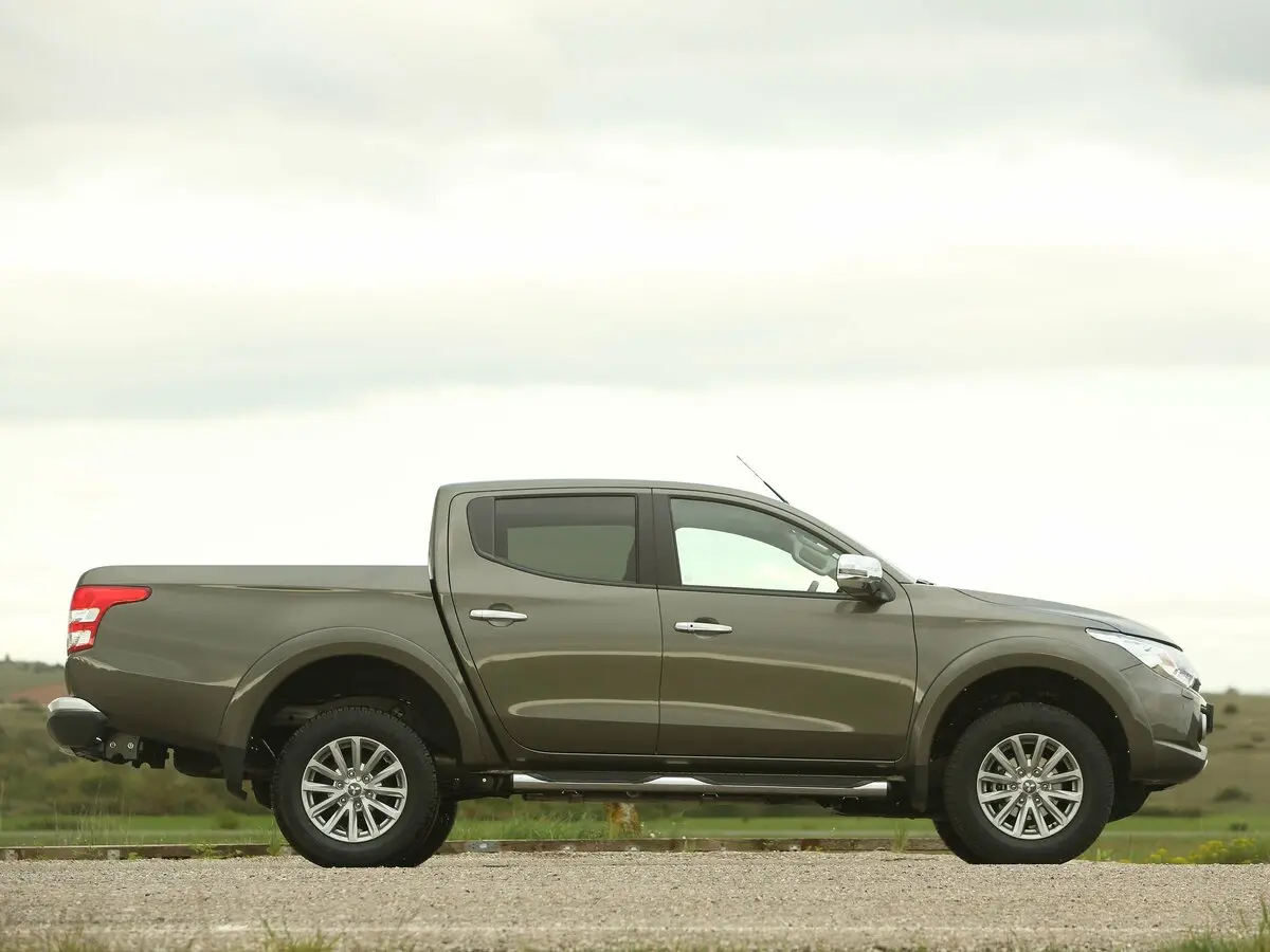 Mitsubishi L200 V Пикап Двойная кабина — сүрөт 2