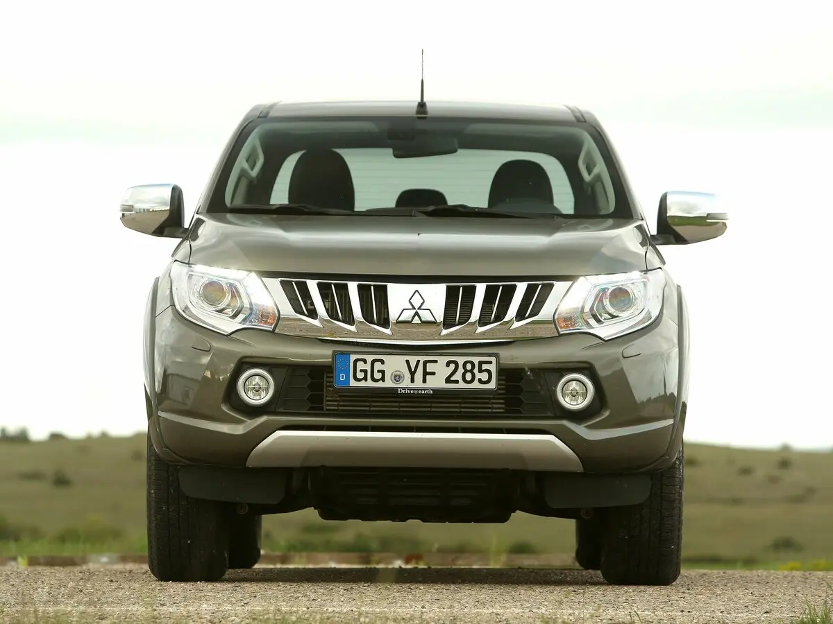 Mitsubishi L200 V Пикап Двойная кабина — сүрөт 3
