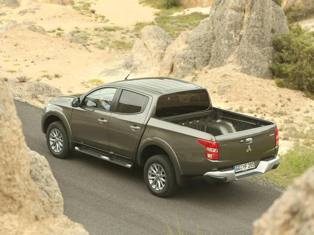 Mitsubishi L200 V Пикап Двойная кабина — сүрөт 5