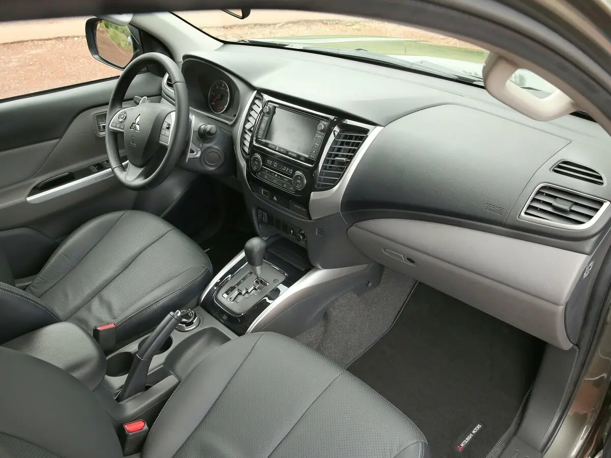 Mitsubishi L200 V Пикап Двойная кабина — сүрөт 7