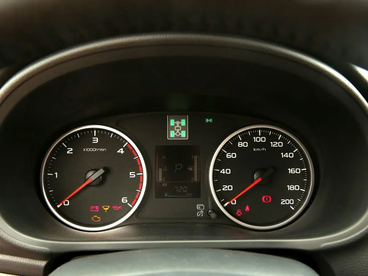 Mitsubishi L200 V Пикап Двойная кабина — сүрөт 9