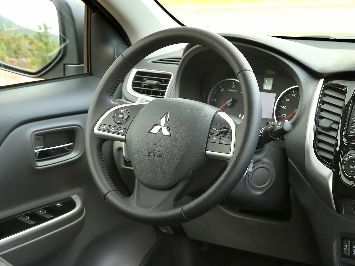 Mitsubishi L200 V Пикап Двойная кабина — сүрөт 10