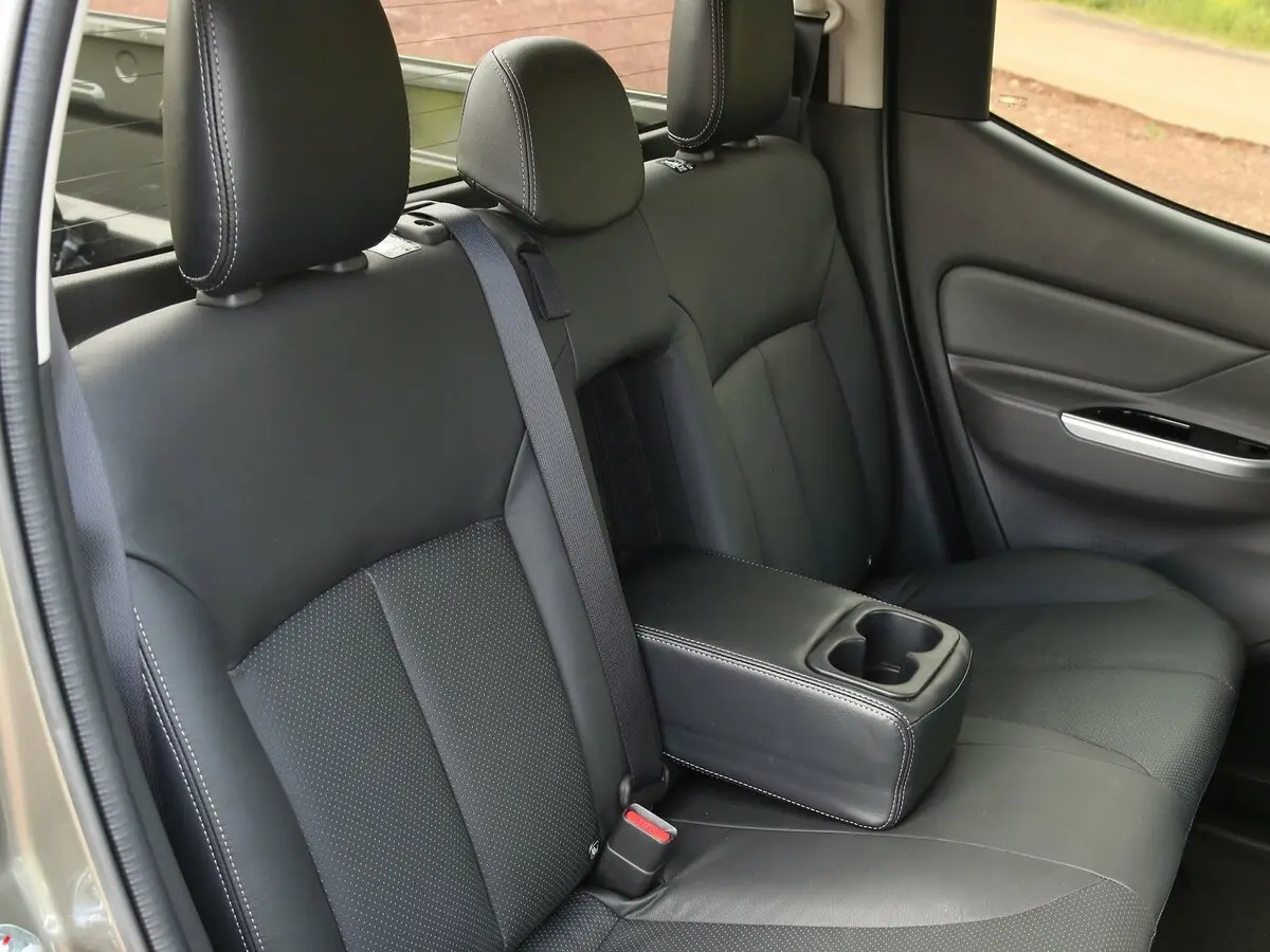 Mitsubishi L200 V Пикап Двойная кабина — сүрөт 11