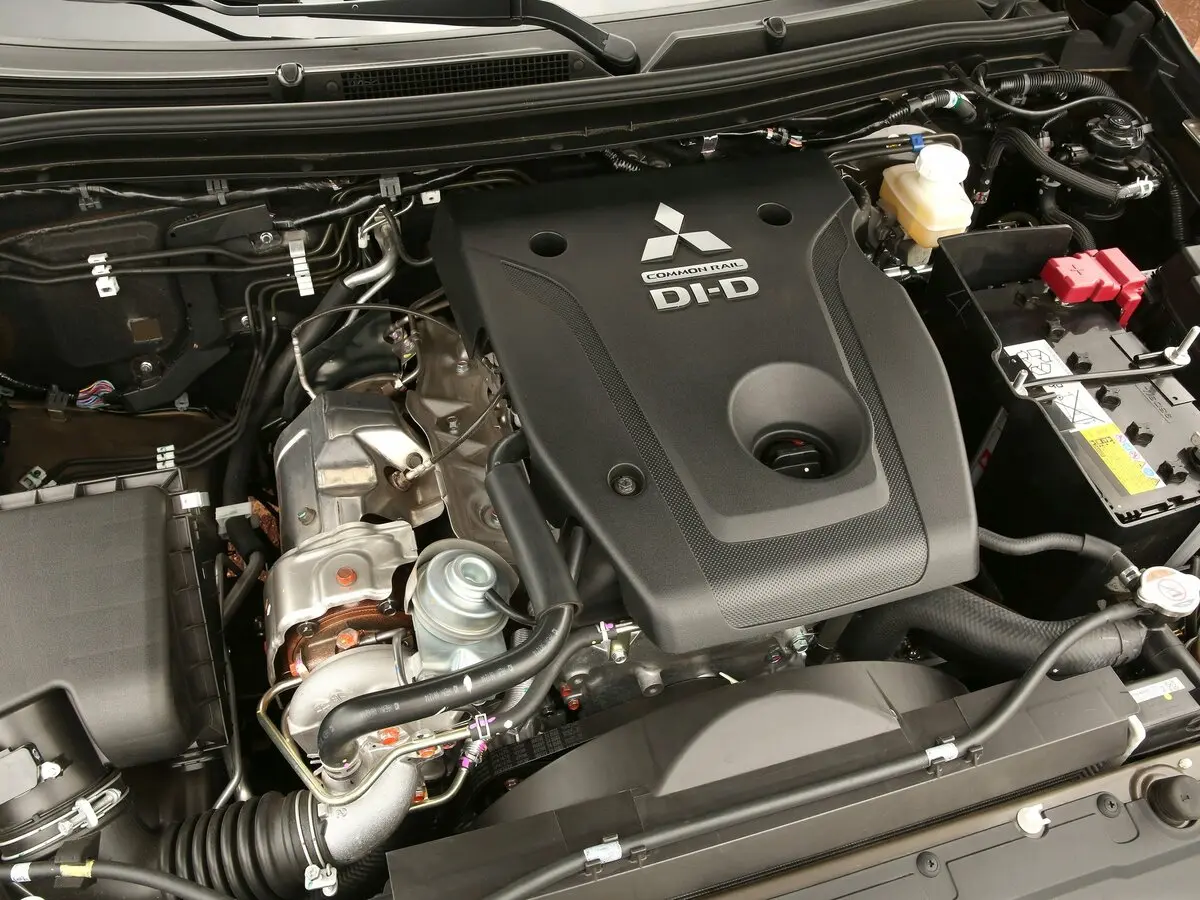 Mitsubishi L200 V Пикап Двойная кабина — сүрөт 14