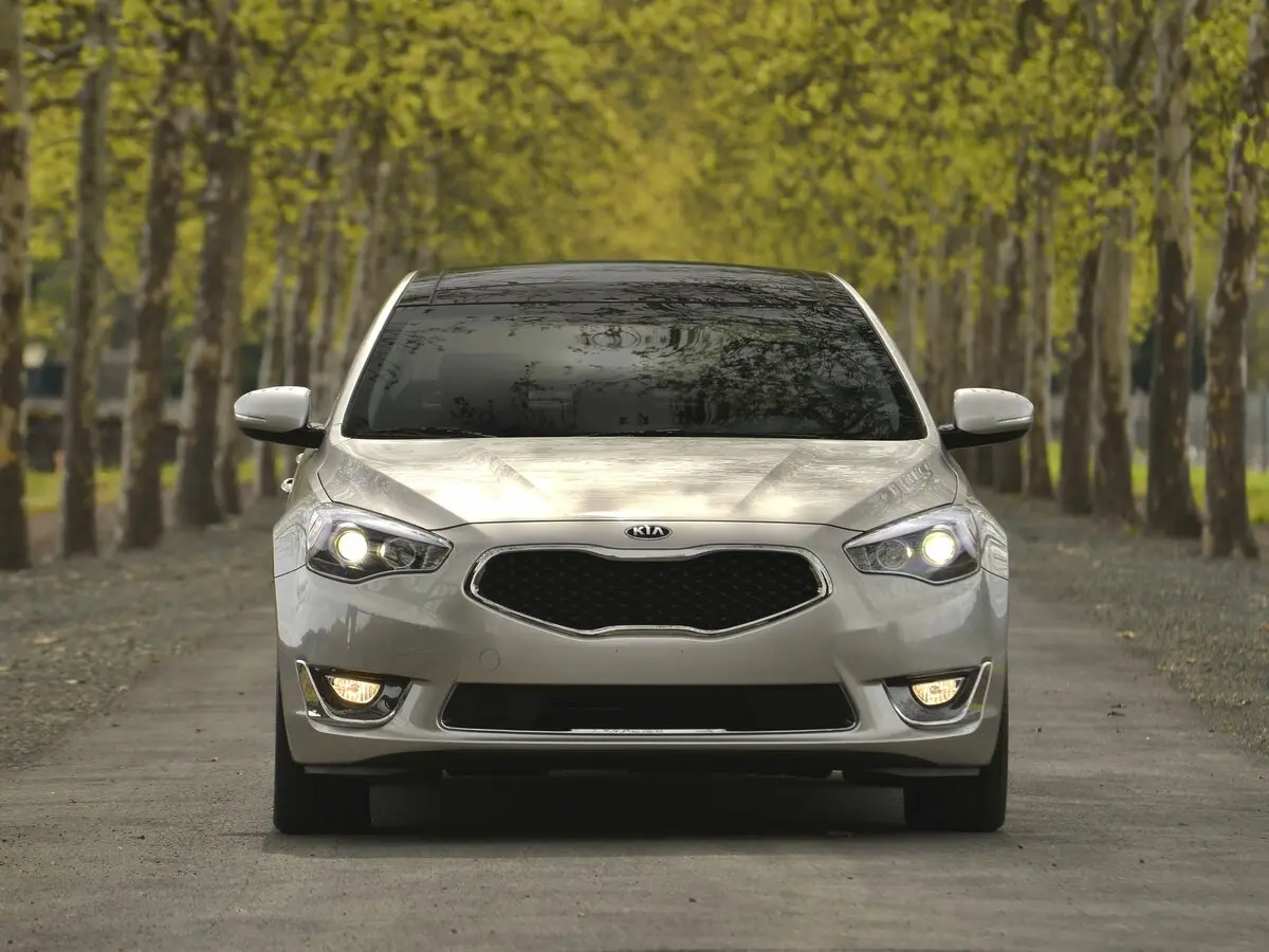 Kia Cadenza I Рестайлинг Седан — сүрөт 3