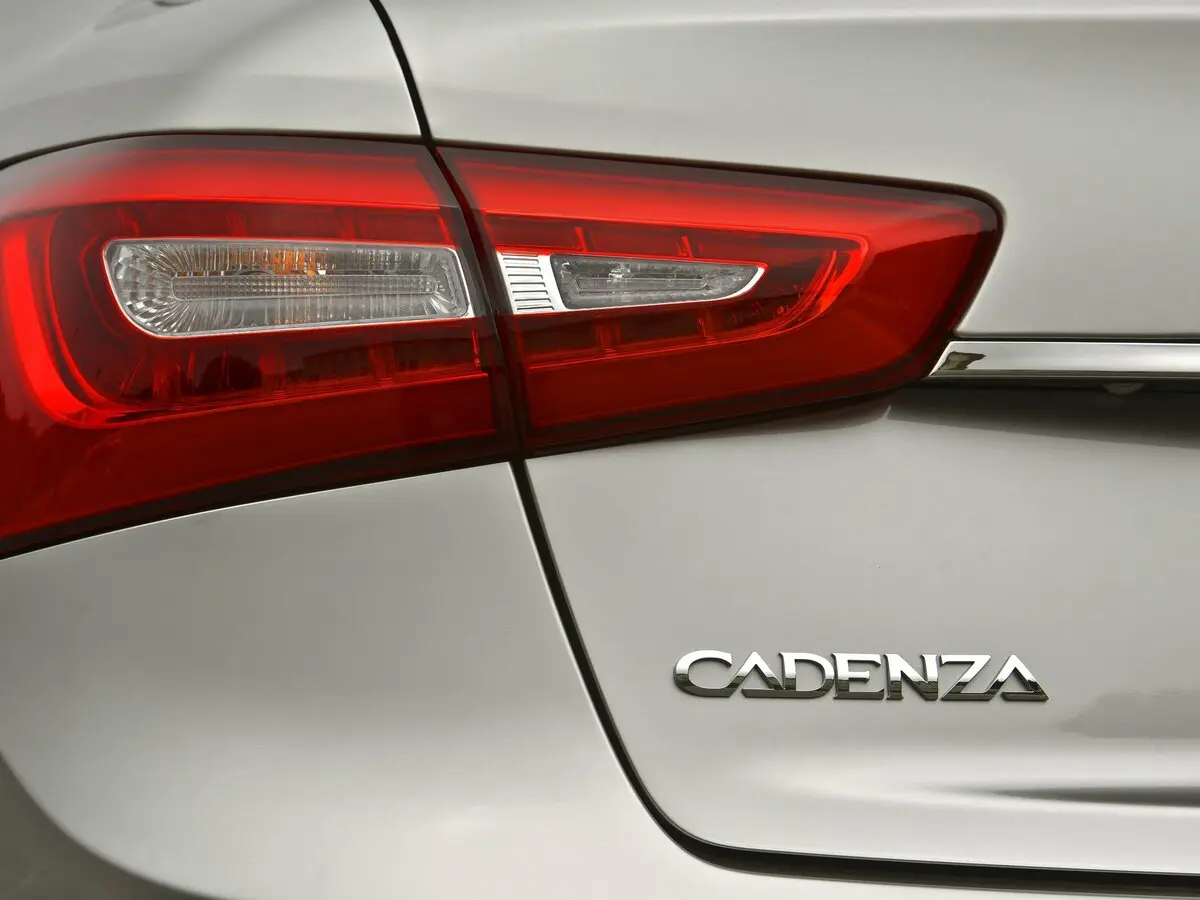 Kia Cadenza I Рестайлинг Седан — сүрөт 15