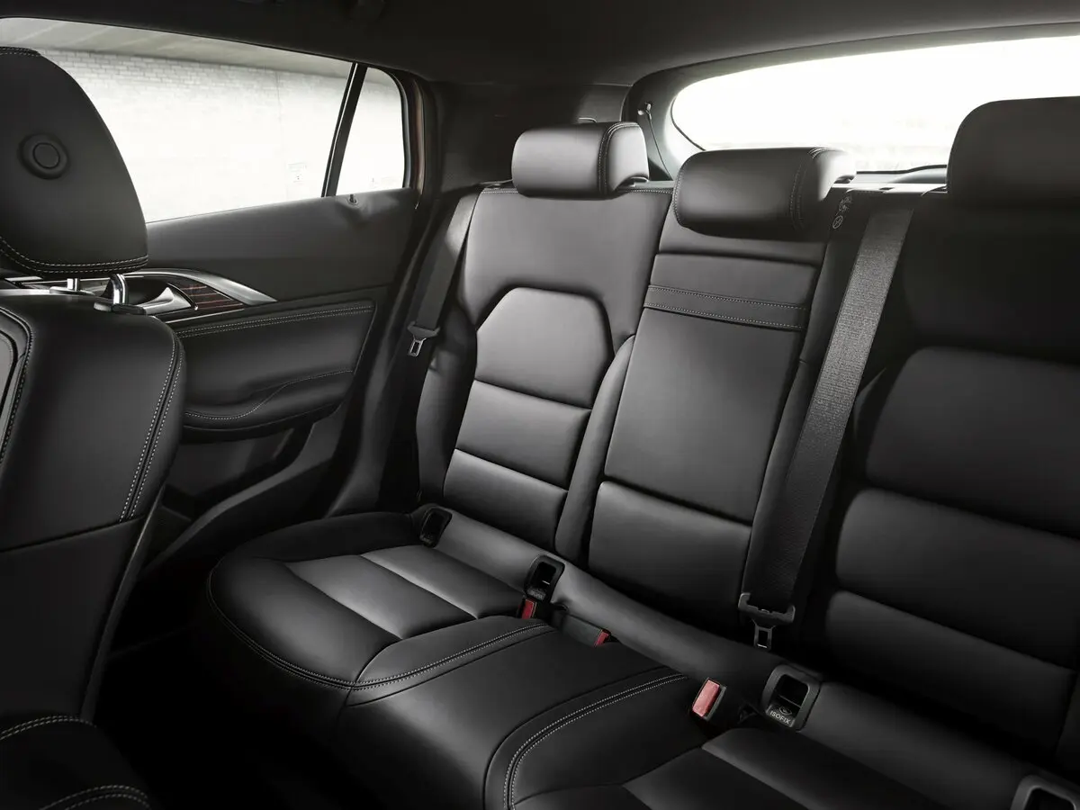 Infiniti Q30 2015 – 2019 Хэтчбек 5 дв. — сүрөт 12