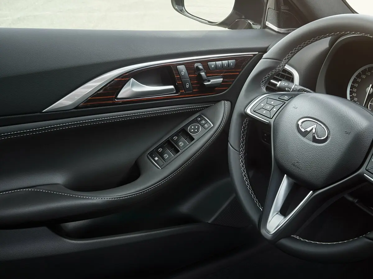 Infiniti Q30 2015 – 2019 Хэтчбек 5 дв. — сүрөт 13