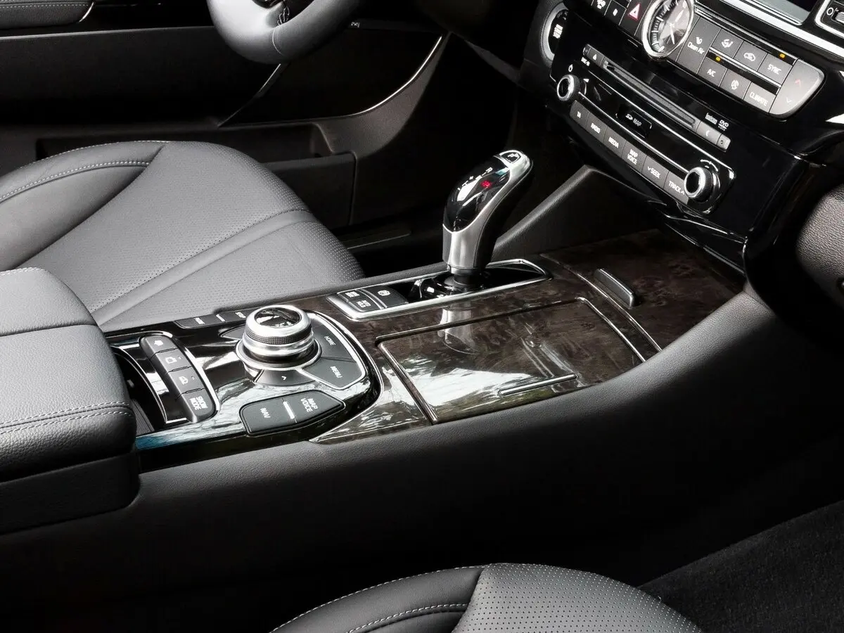 Kia Quoris I Ресталинг 2 Седан — сүрөт 10