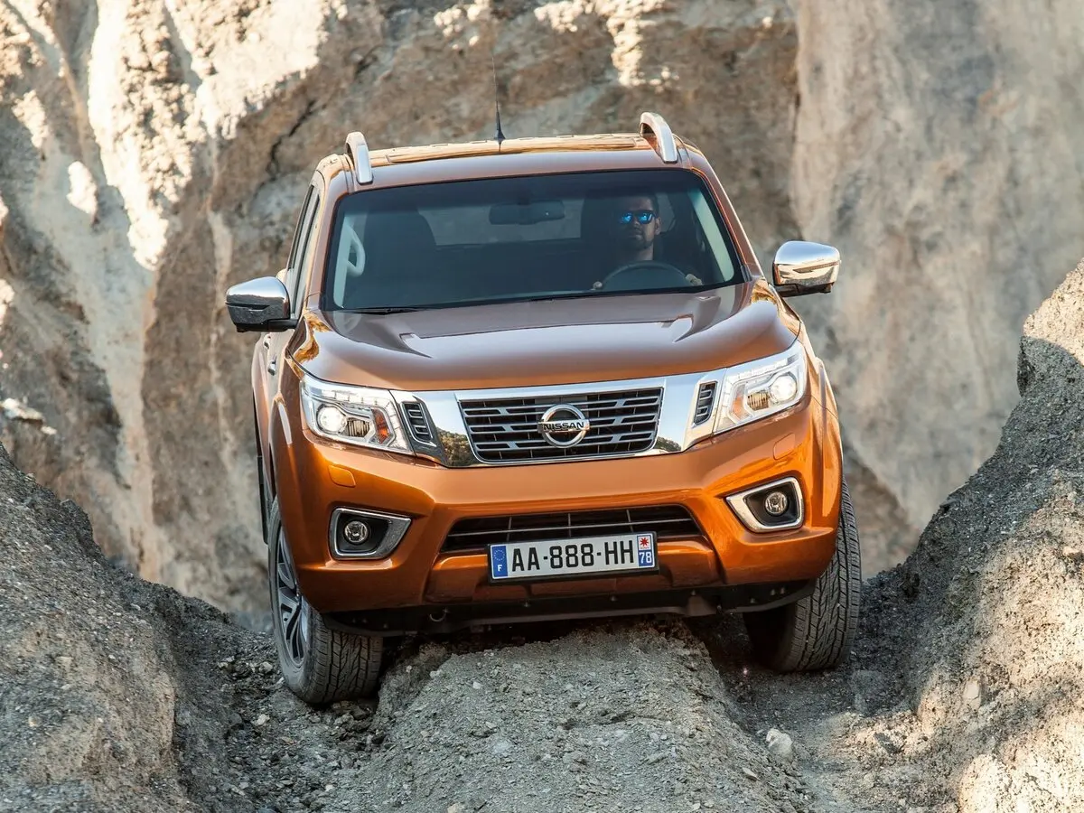 Nissan Navara (Frontier) IV (D23) Пикап Двойная кабина Double-Cab — photo 3